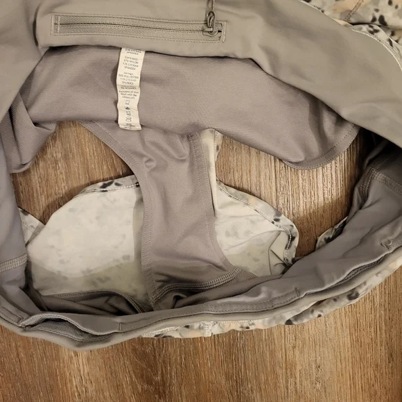 Lululemon Groovy Run Short Fleur Silver Spoon Size 10 - Picture 4 of 7